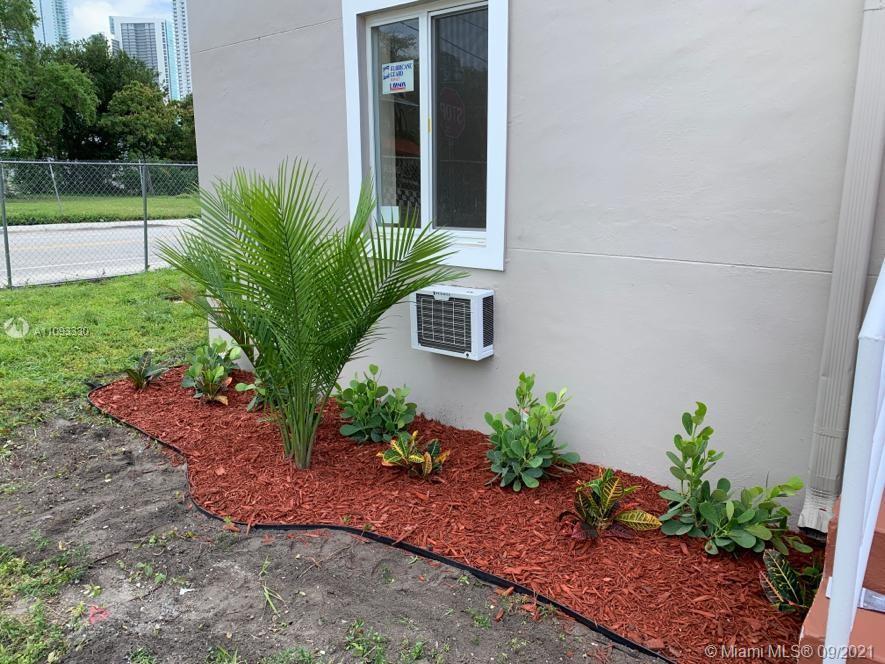 172 NW 12th St # 1, Miami FL 33136 photo 2