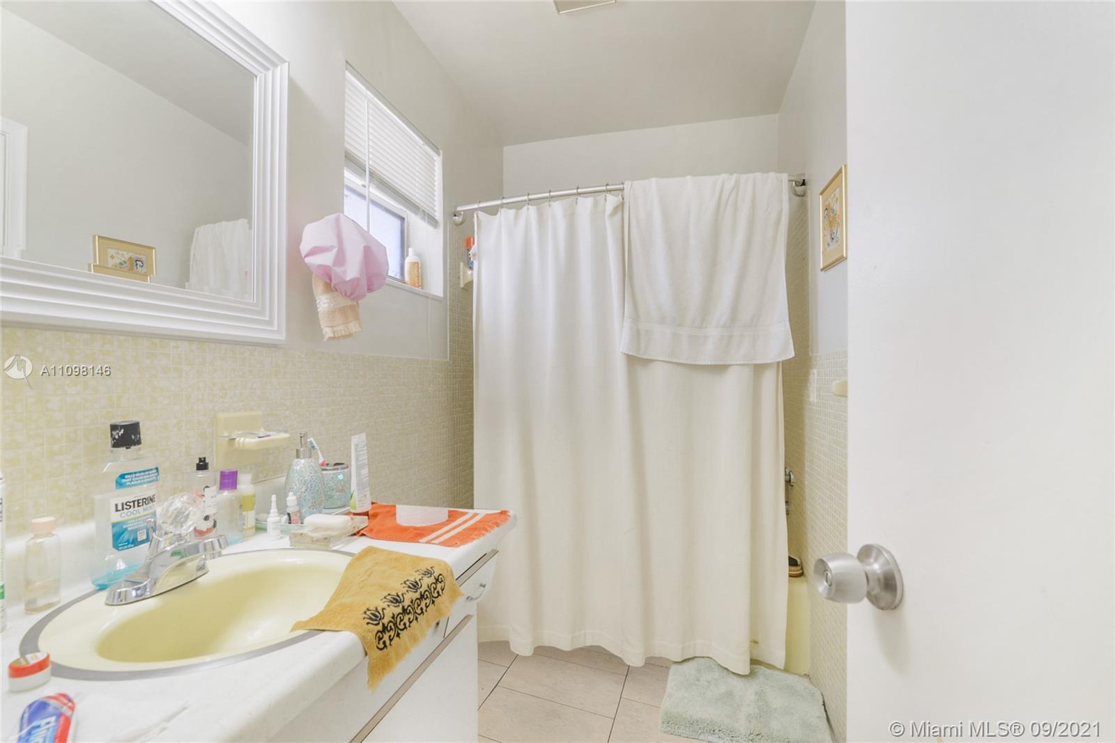 2880 NE 203rd St # 26, Aventura FL 33180 photo 4
