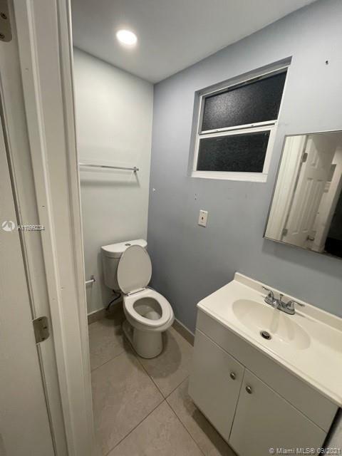 8 NW 33rd Ave # 1, Miami FL 33125 photo 2