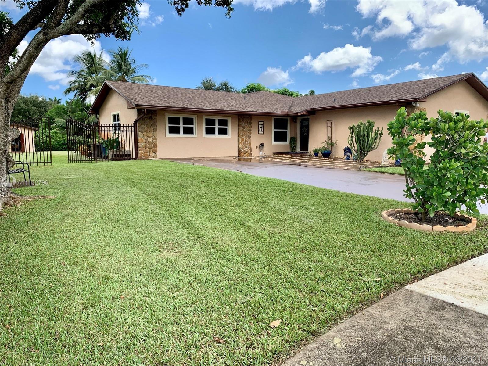 1401 NW 147th Street Dr, Miami FL 33167 photo 2