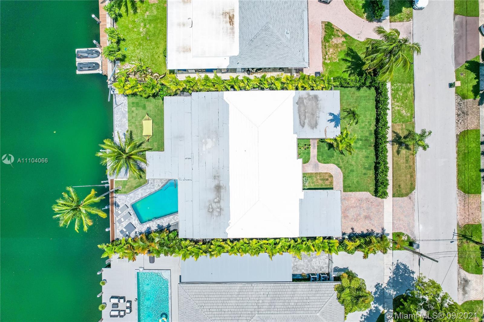 2243 Bayview Ln, North Miami FL 33181 photo 5