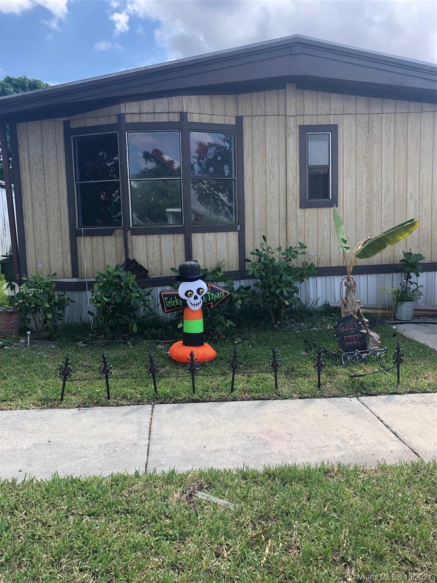 21820 NW 7th Ct, Pembroke Pines FL 33029 photo 2