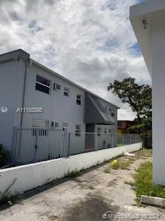 534 NW 10th Ave, Miami FL 33136 photo 3