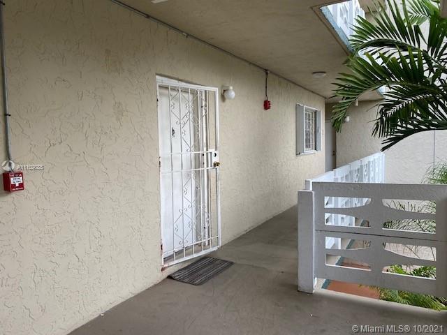 21121 SW 85th Ave # 211, Cutler Bay FL 33189 photo 2