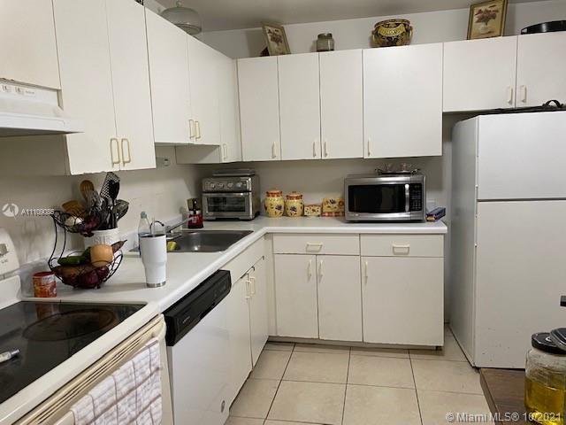 21121 SW 85th Ave # 211, Cutler Bay FL 33189 photo 3