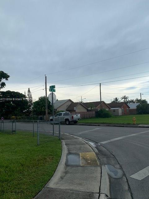 542 SW 5th Ave, Homestead FL 33030 photo 3