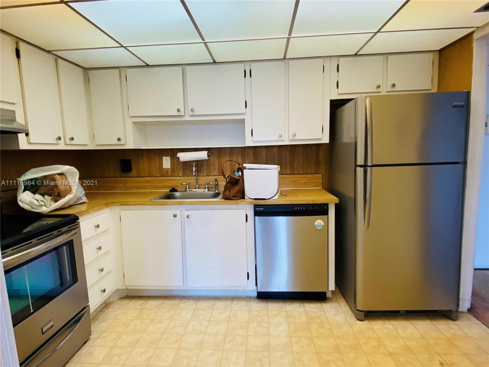 1400 Saint Charles Pl # 519, Pembroke Pines FL 33026 photo 2