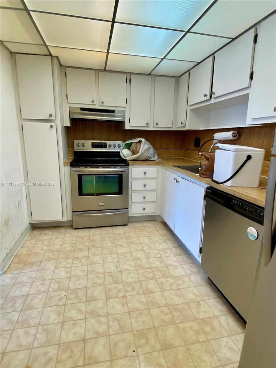 1400 Saint Charles Pl # 519, Pembroke Pines FL 33026 photo 3
