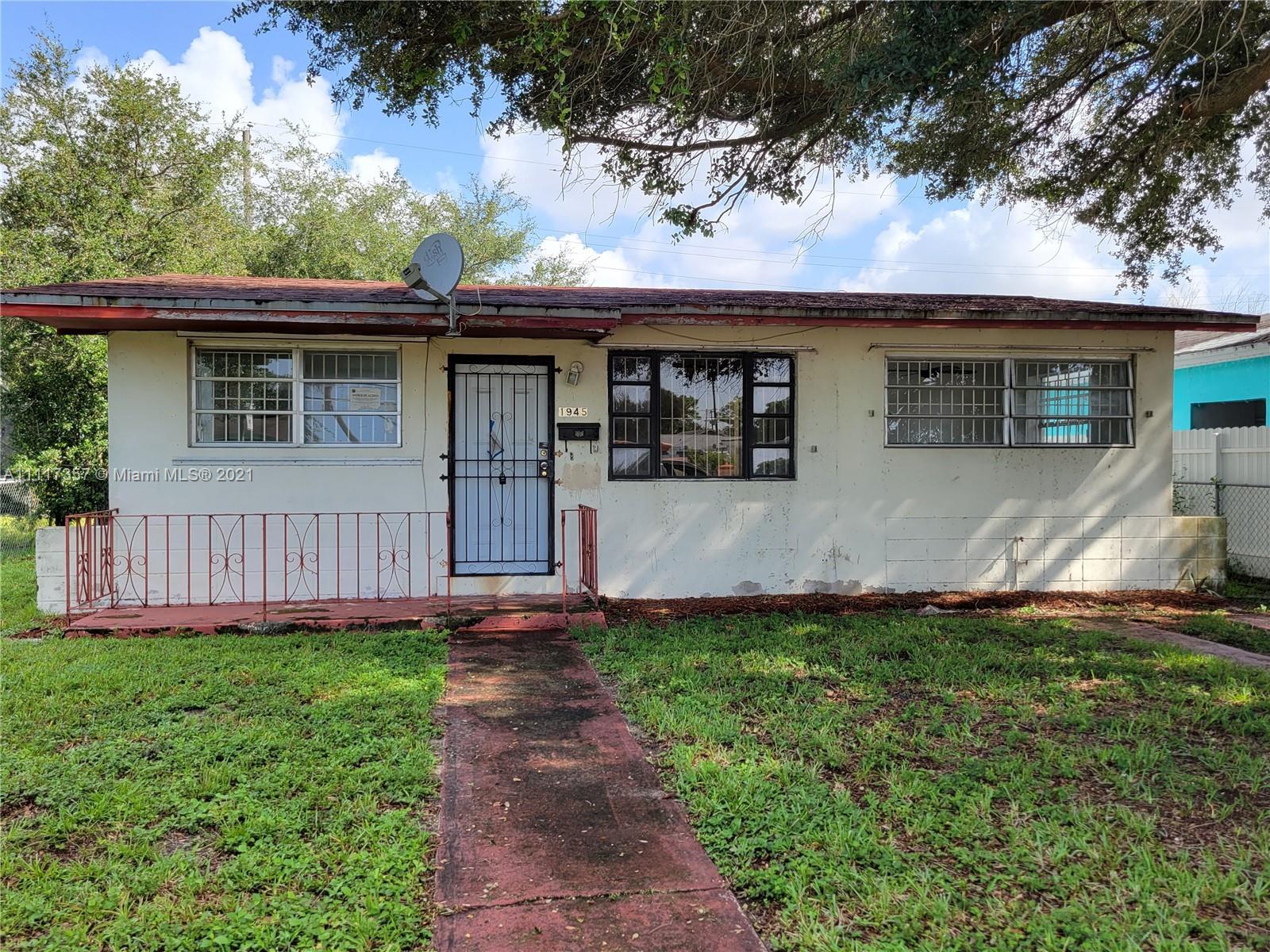 1945 NW 154th St, Miami Gardens FL 33054
