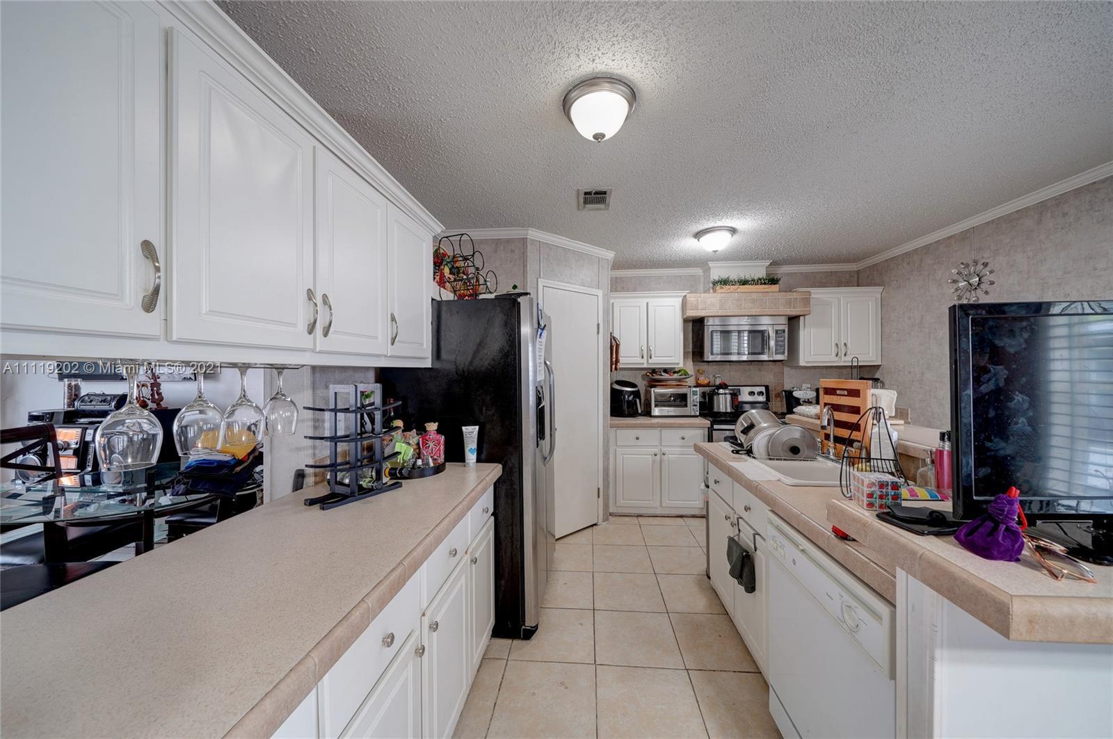 21500 NW 7th Ct, Pembroke Pines FL 33029 photo 5