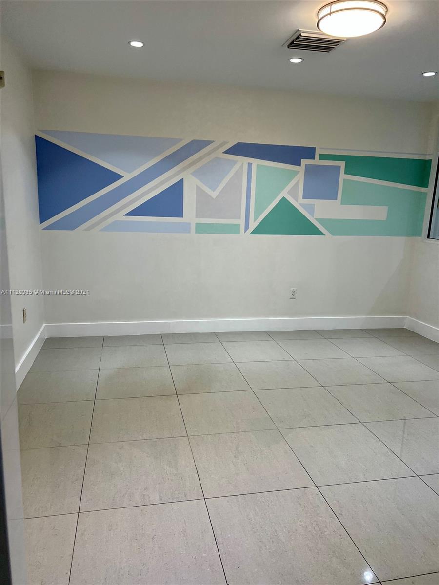 Miami, FL 33166 photo 4