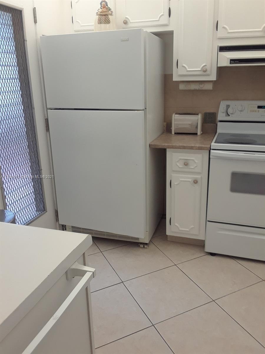 202 SE 10th St # 104, Dania Beach FL 33004 photo 4
