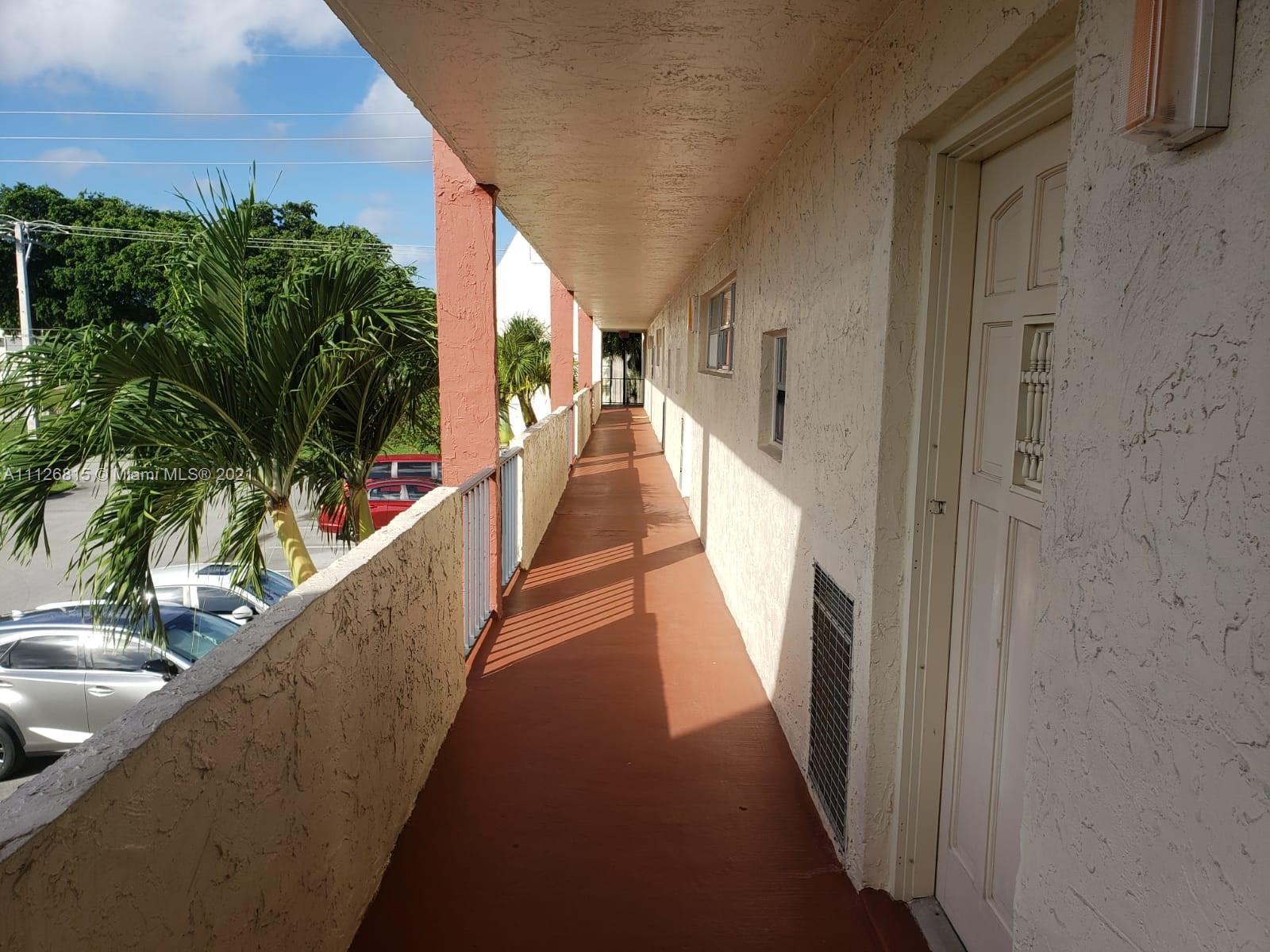 681 S Hollybrook Dr # 206, Pembroke Pines FL 33025