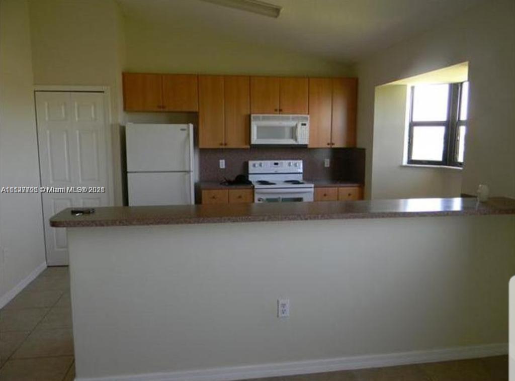 22621 SW 88PL # 304, Cutler Bay FL 33190 photo 2