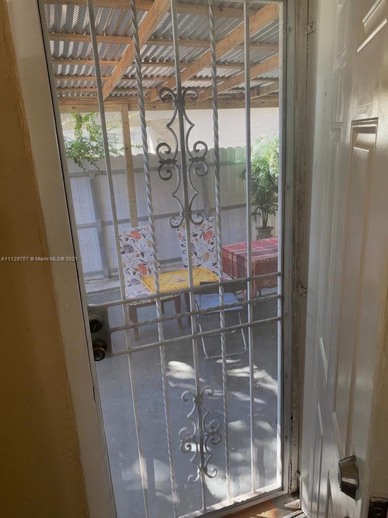 1101 NE 151st St, North Miami Beach FL 33162 photo 4