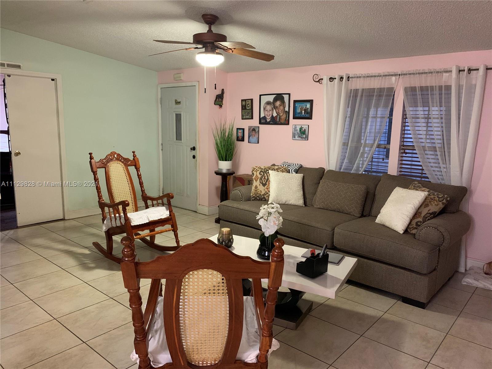 19800 SW 180th Ave, Miami FL 33187 photo 2