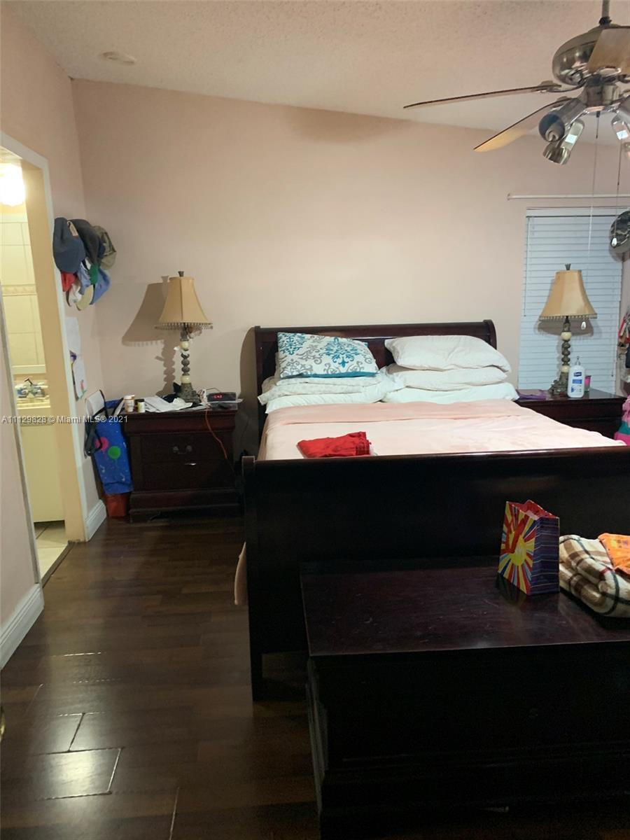 19800 SW 180th Ave, Miami FL 33187 photo 4