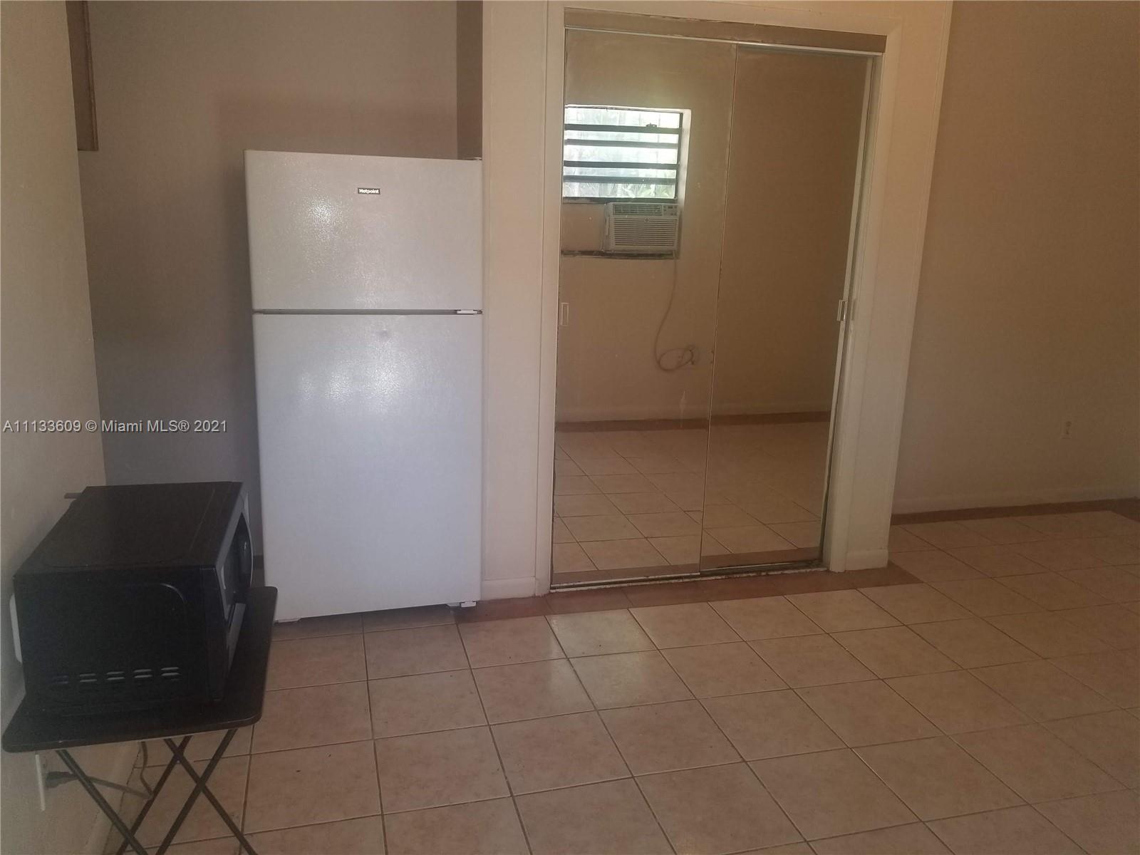 Miami, FL 33162 photo 3