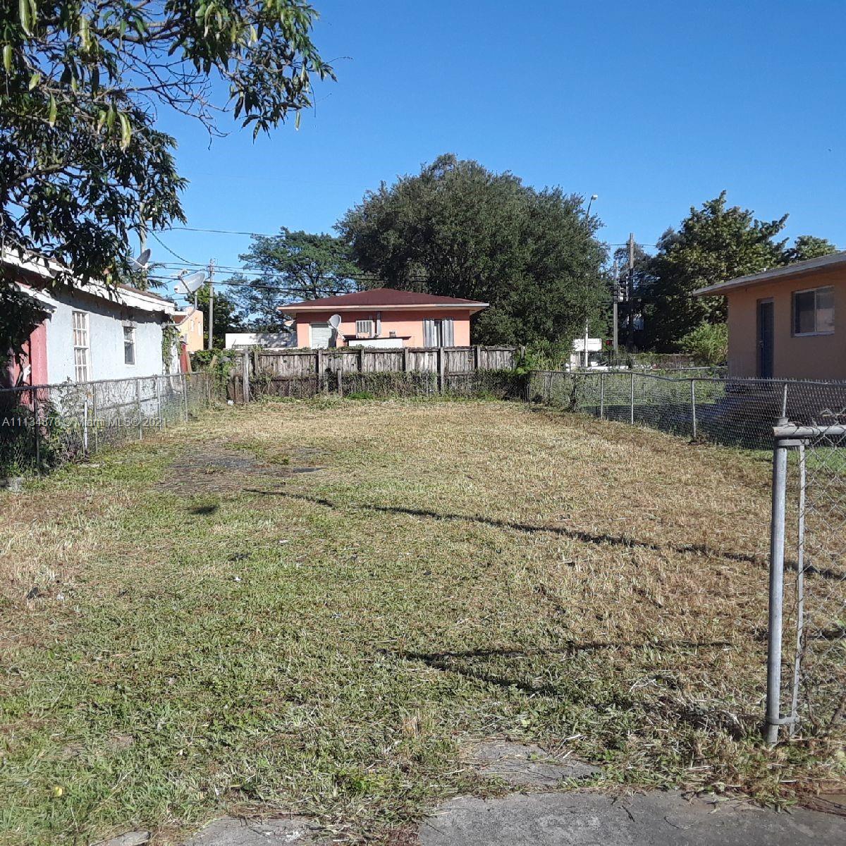 2933 NW 45th St, Miami FL 33142