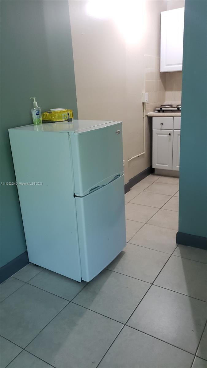 North Miami Beach, FL 33162 photo 5