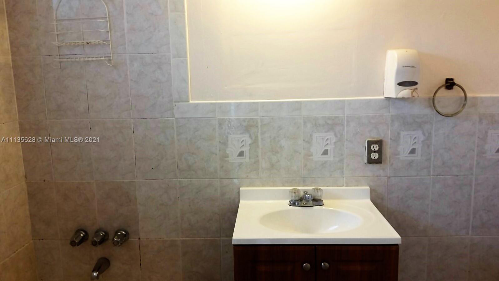 2441 NW 13th St # 75, Miami FL 33125 photo 4
