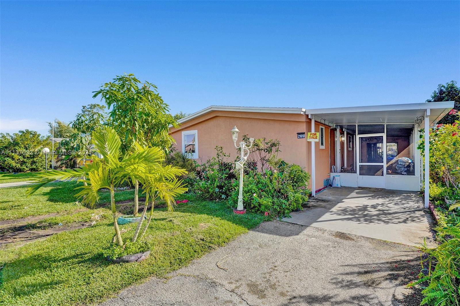21610 NW 7th Ct, Pembroke Pines FL 33029 photo 2