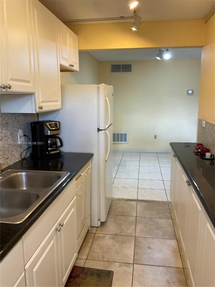 175 NE 203rd Ter # 15, Miami Gardens FL 33179 photo 4