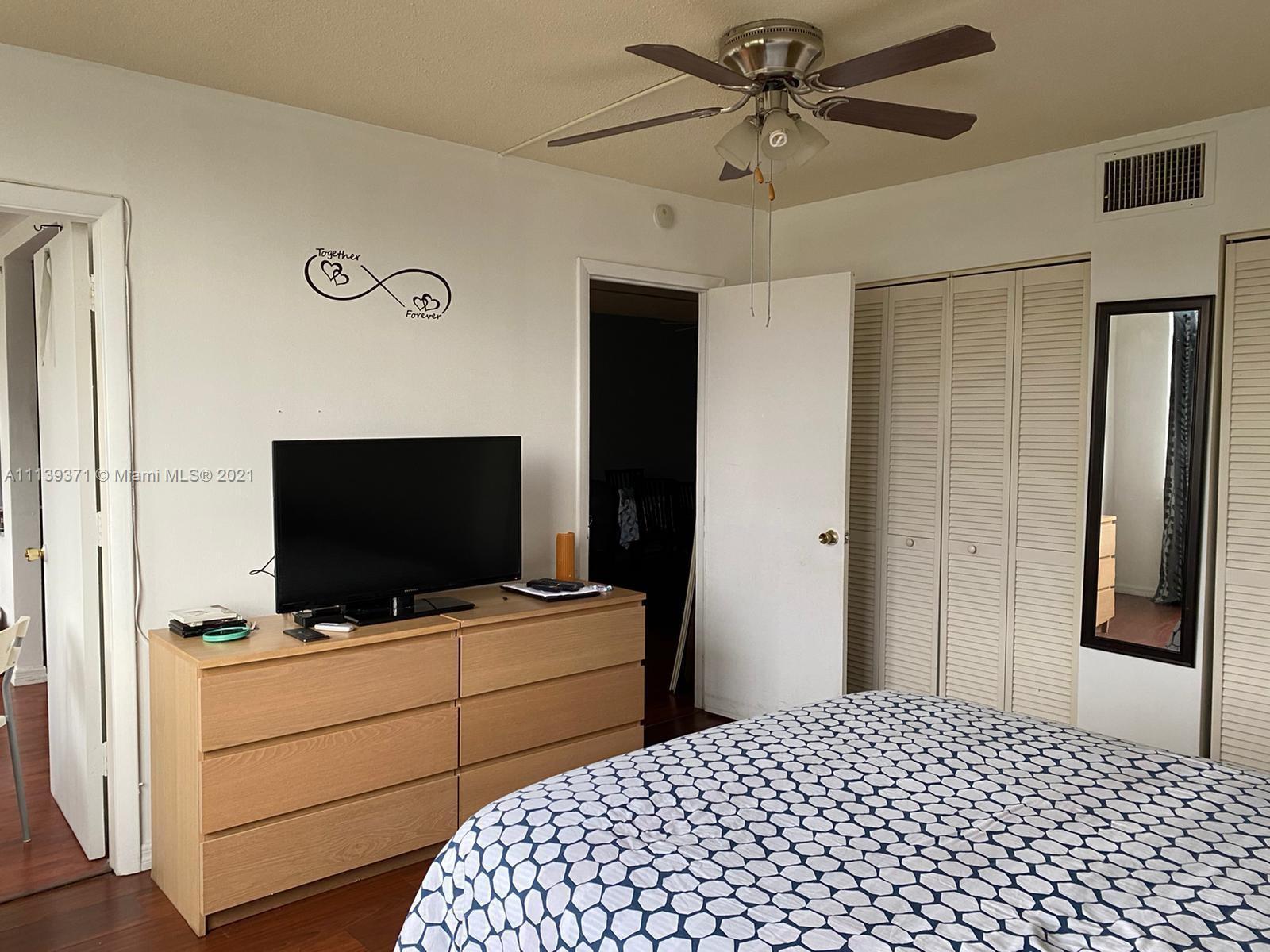 1660 NE 191st St # 404, North Miami Beach FL 33179 photo 4
