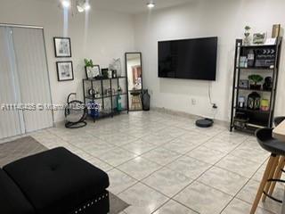 10379 N Kendall Dr # L2, Miami FL 33176