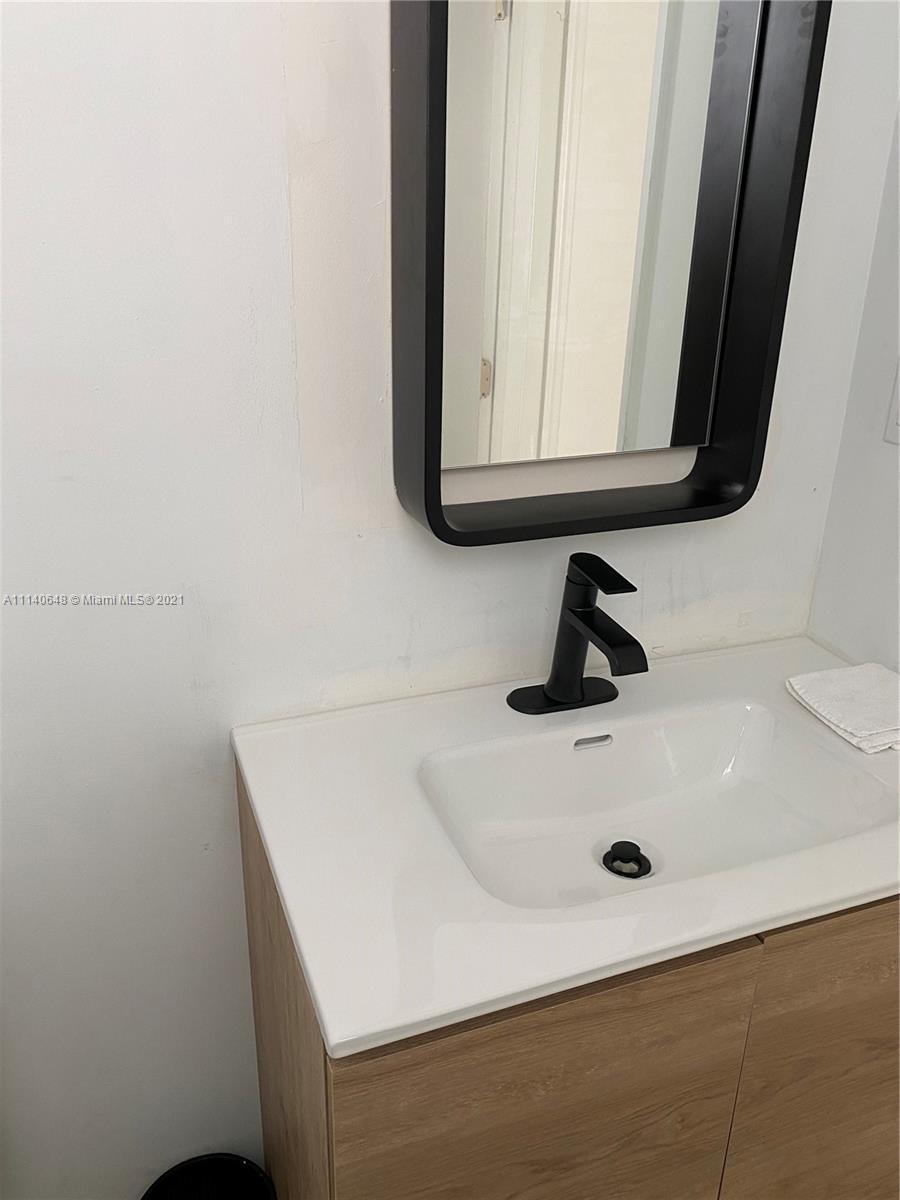 240 Galen Dr # 104, Key Biscayne FL 33149 photo 2