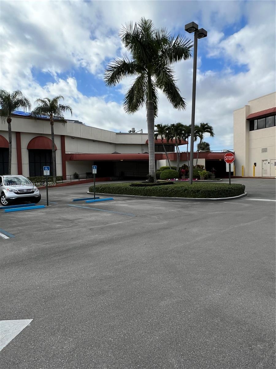 820 S Hollybrook Dr # 106, Pembroke Pines FL 33025 photo 4
