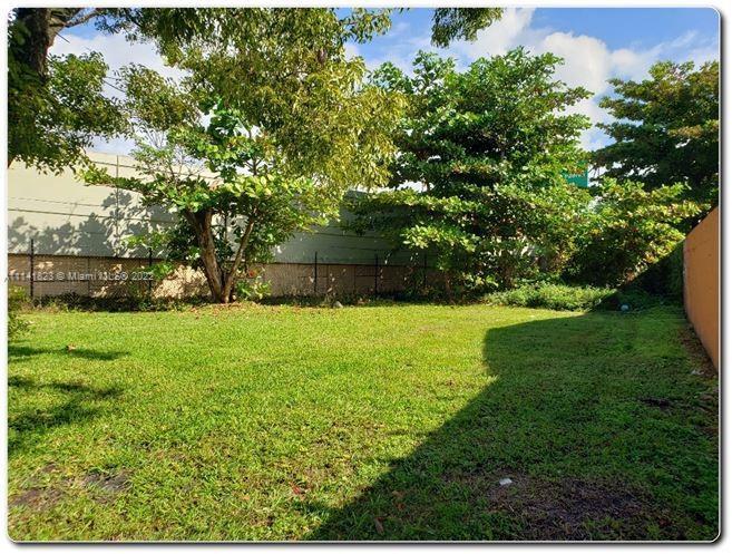1255 NW 33rd Ave, Miami FL 33125 photo 2