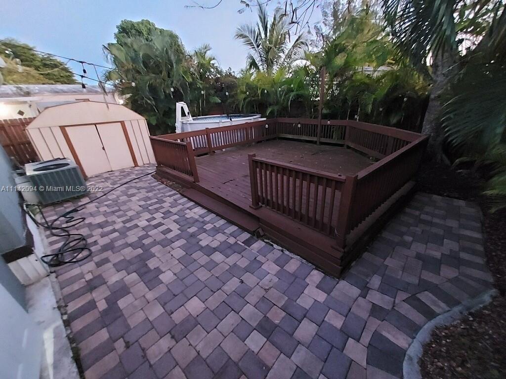 21780 NW 7th Ct, Pembroke Pines FL 33029 photo 5