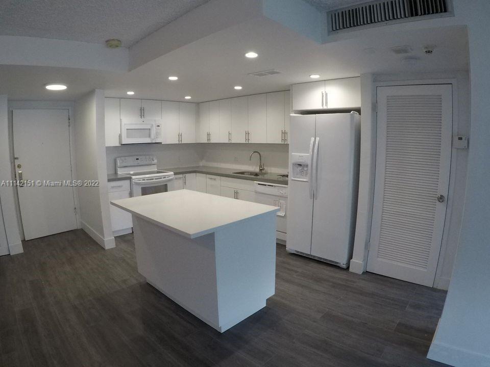 150 SE 25th Rd # 2J, Miami FL 33129 photo 2