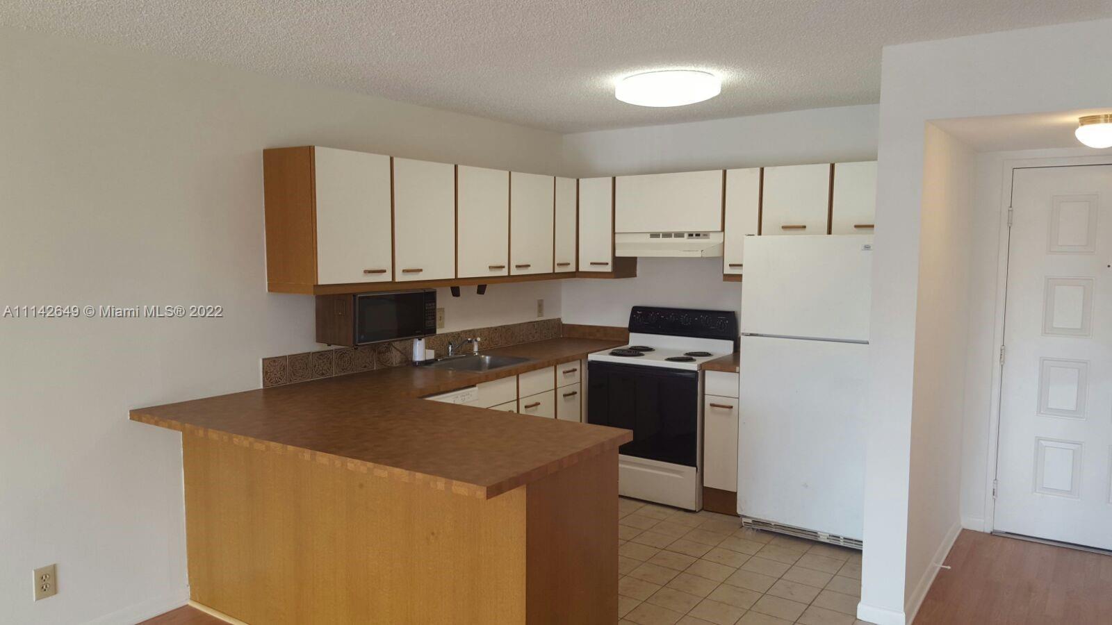 8005 Lake Dr # 309, Doral FL 33166 photo 2