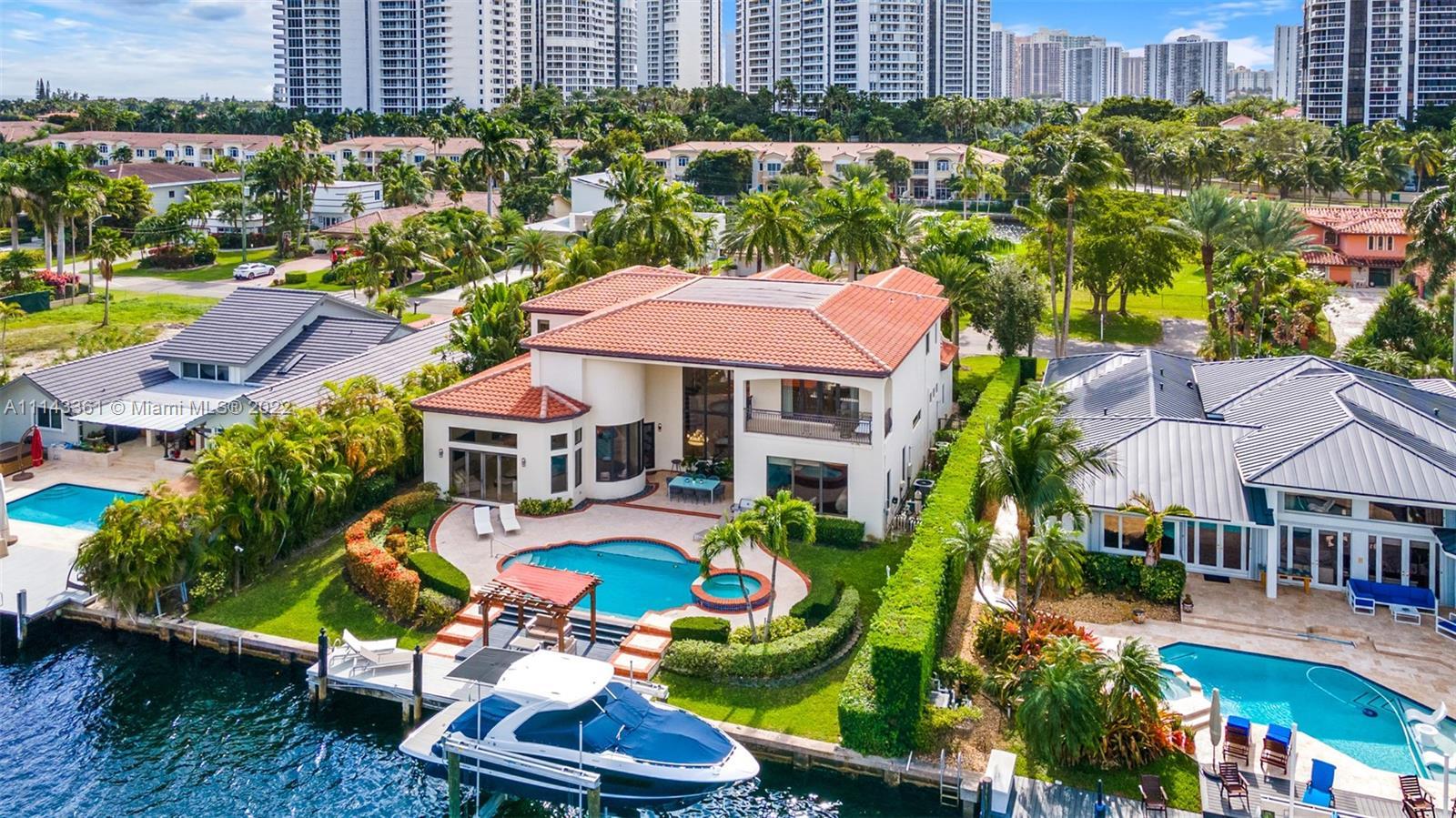 318 Holiday Dr, Hallandale Beach FL 33009