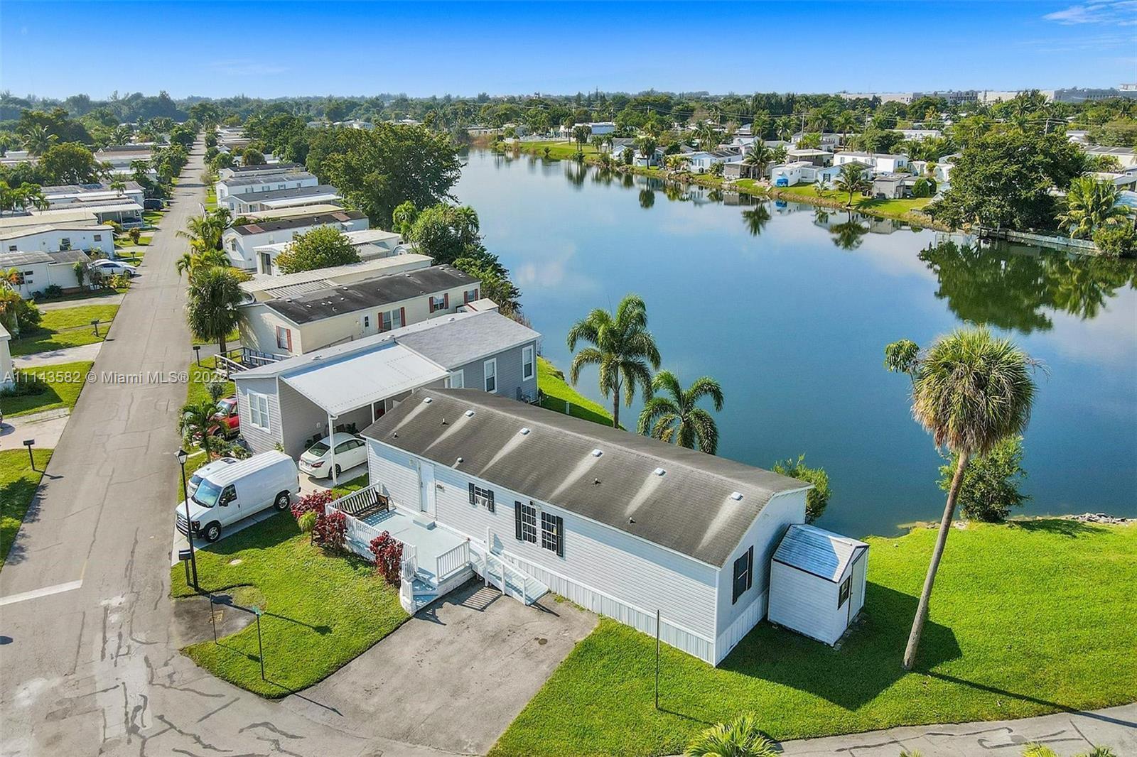 2941 SW 50 Terrace, Davie FL 33314 photo 2