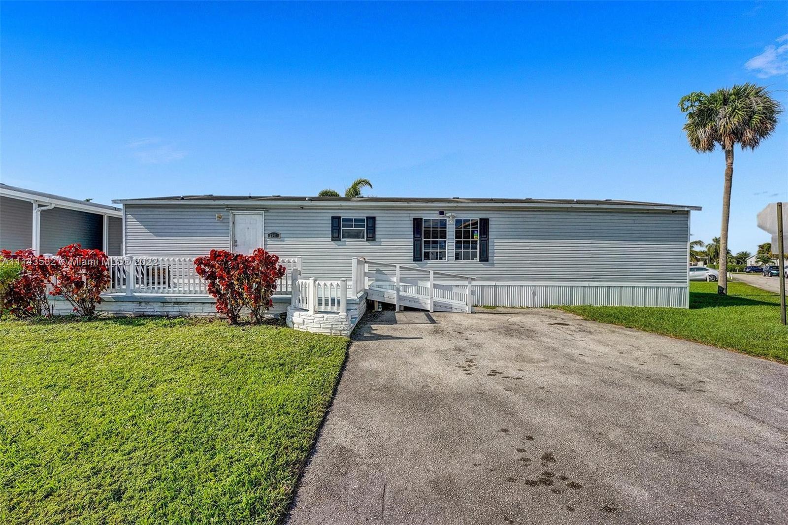 2941 SW 50 Terrace, Davie FL 33314