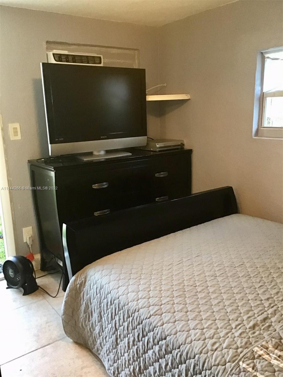 1265 NE 200th St # 2, Miami FL 33179 photo 3