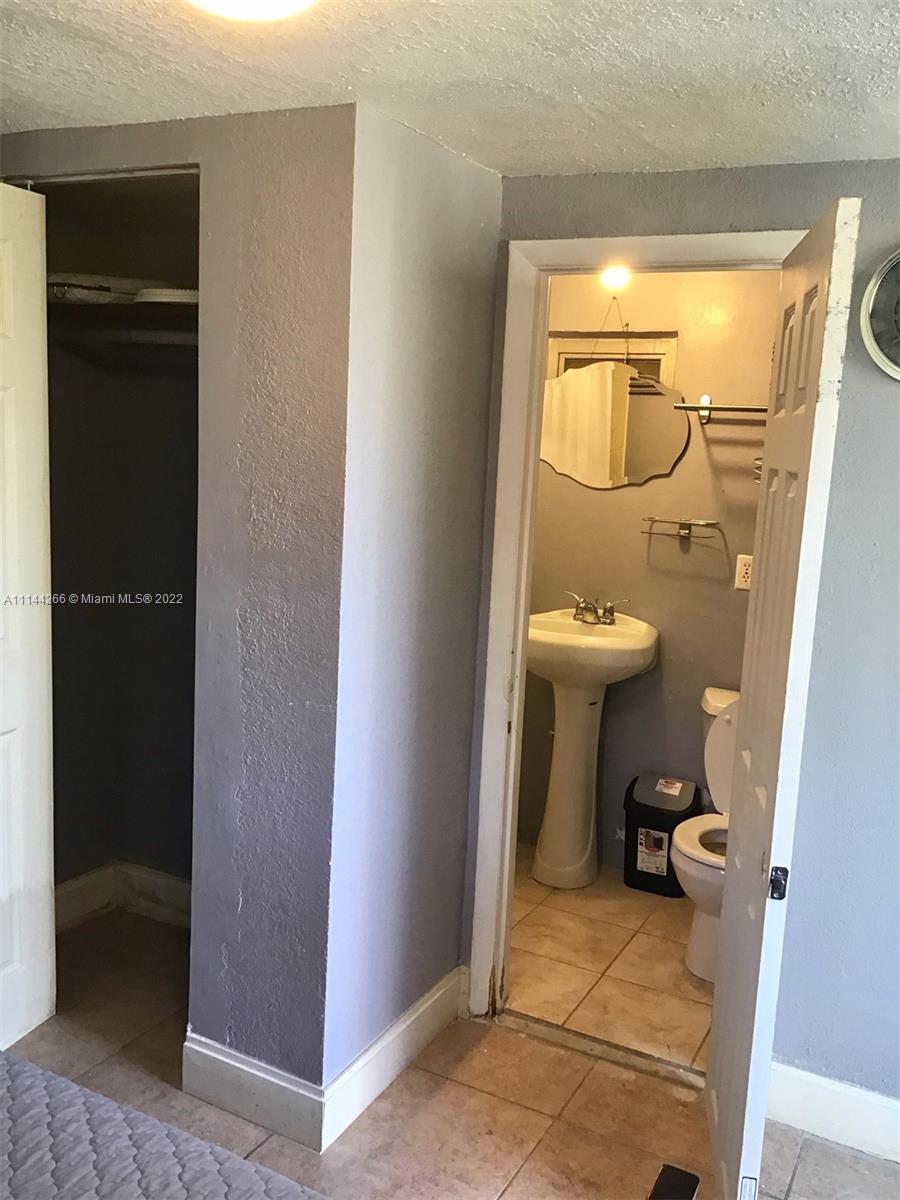 1265 NE 200th St # 2, Miami FL 33179 photo 4