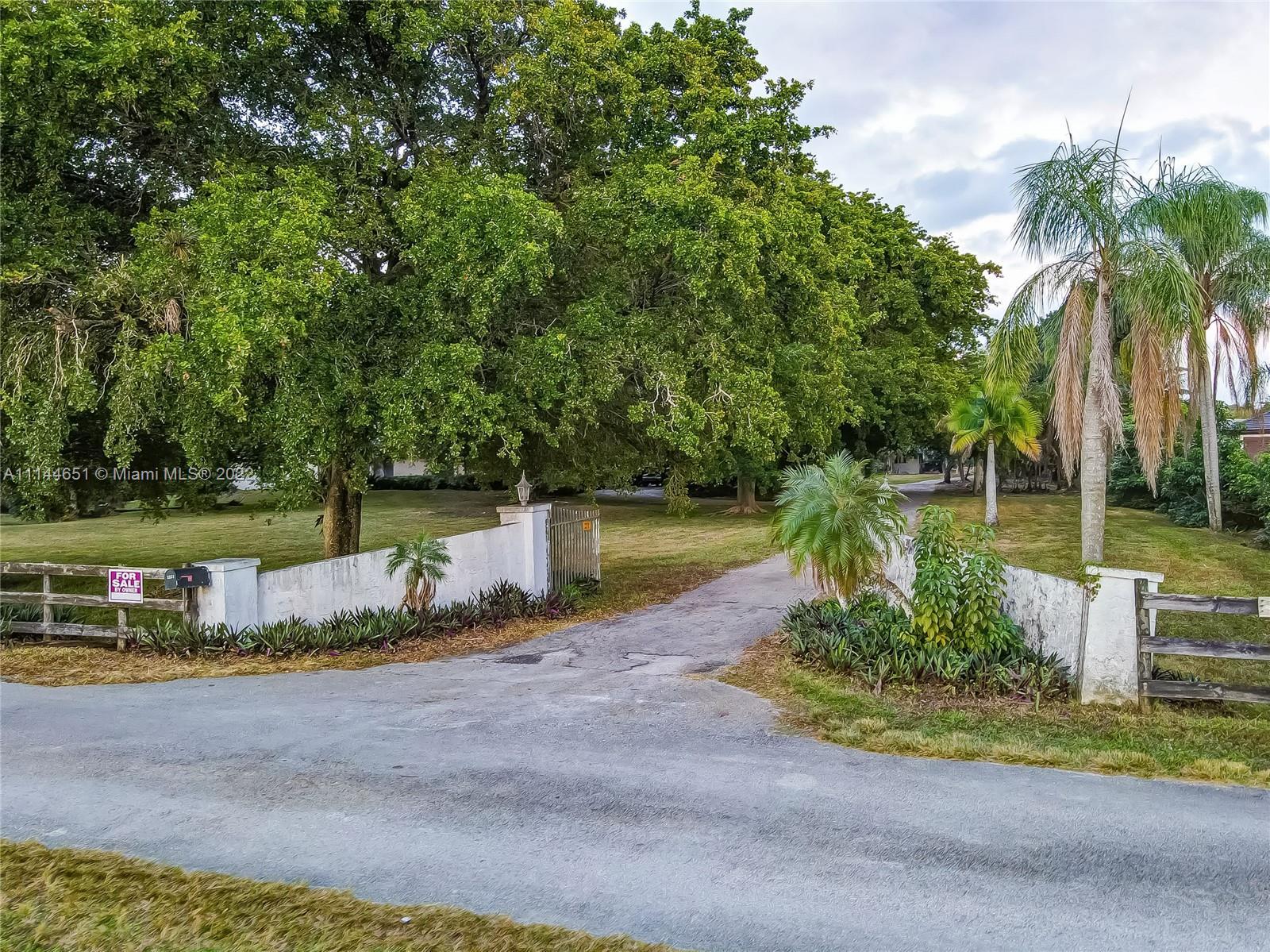 3351 SW 132nd Ave, Miramar FL 33027 photo 2