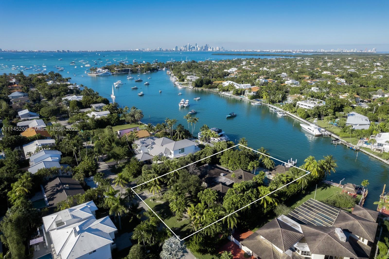 511 N Mashta Dr, Key Biscayne FL 33149