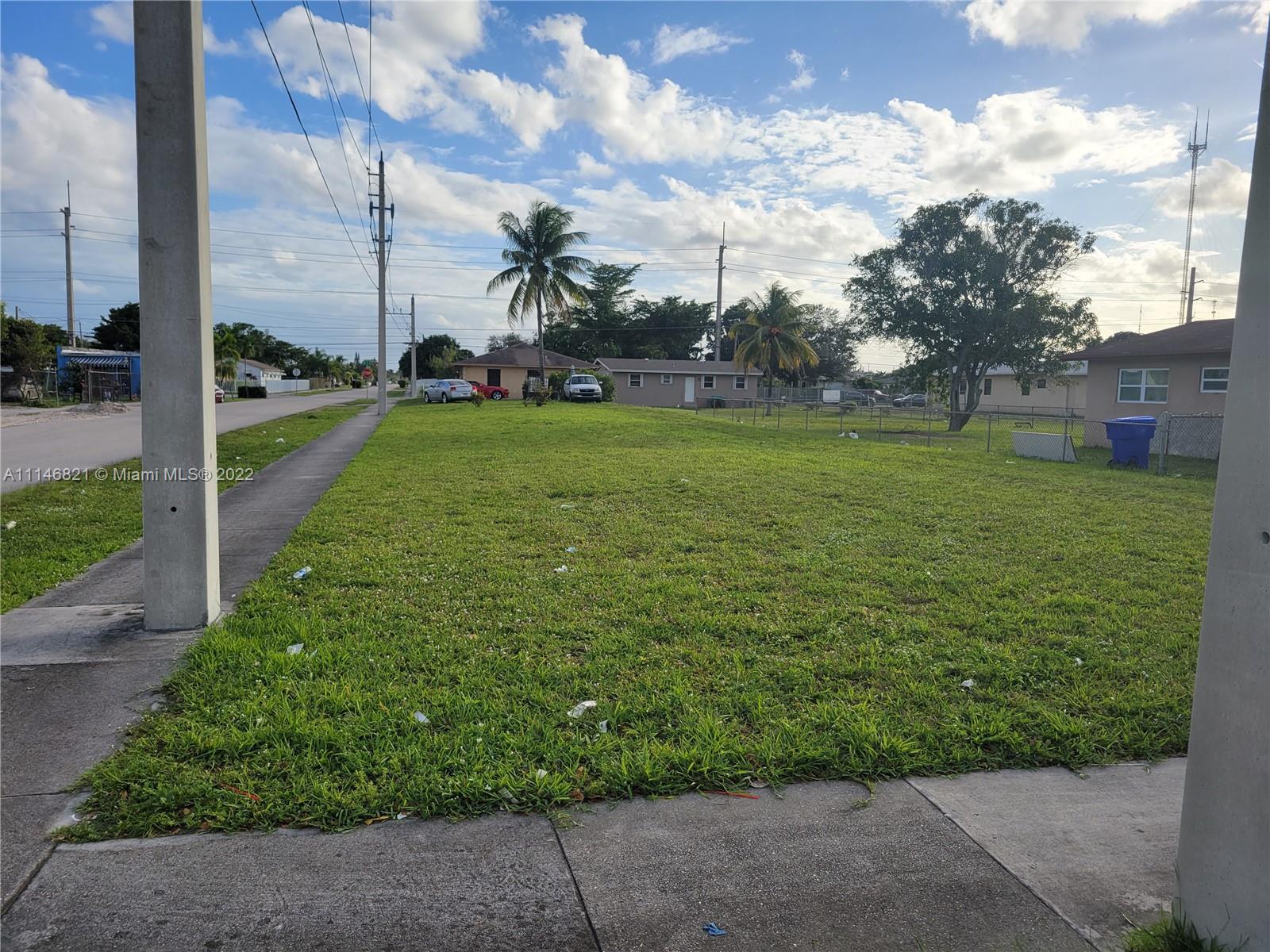 18 Sw St, West Park FL 33023