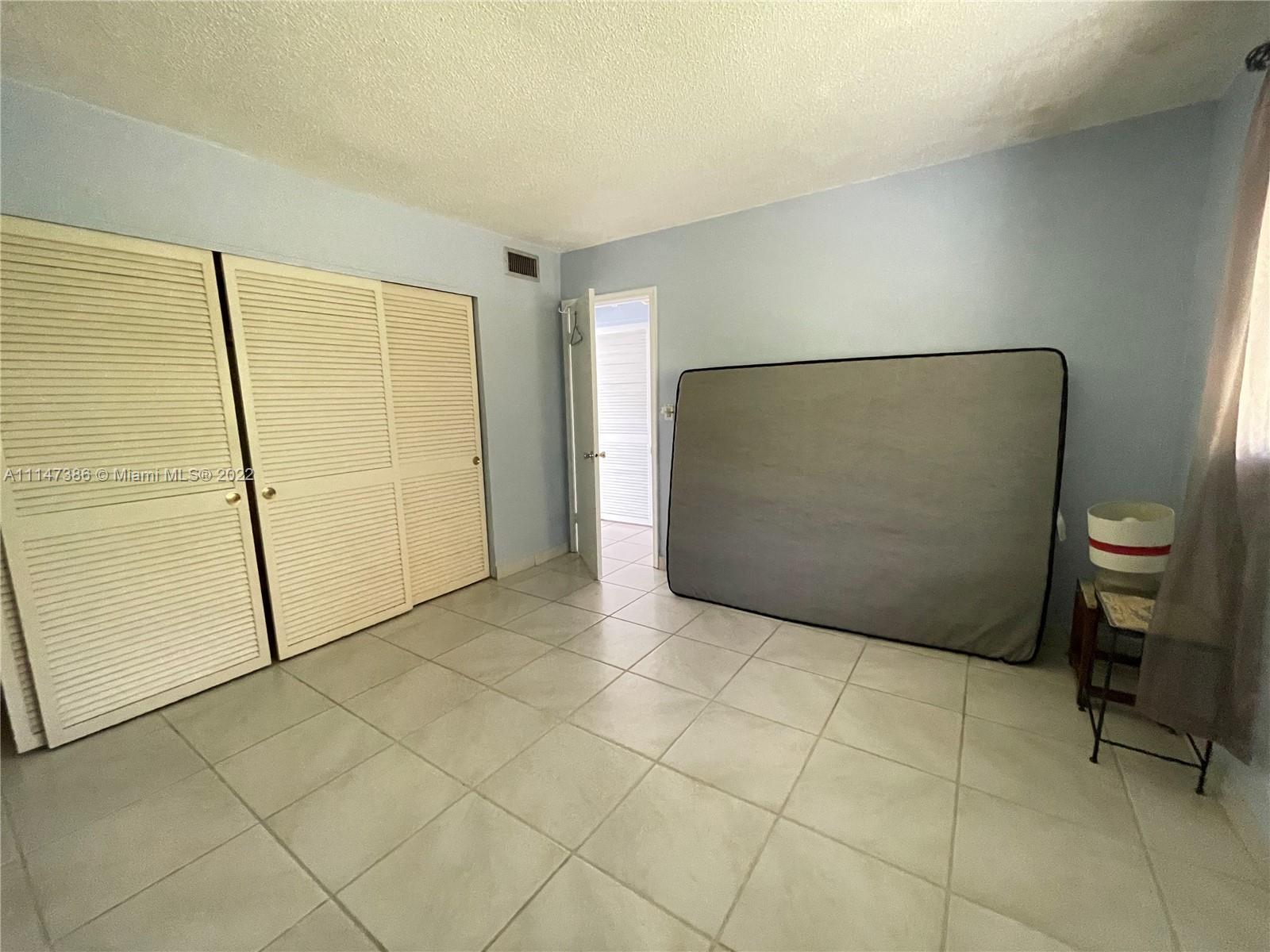 1554 N 12th Ct # 16B, Hollywood FL 33019 photo 2