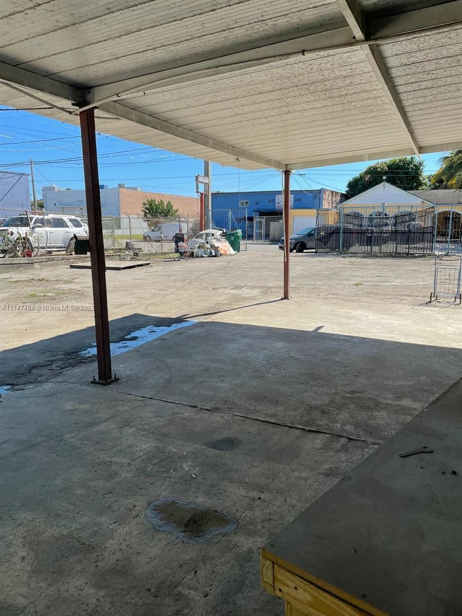 1755 NW 21st Ter, Miami FL 33142 photo 2