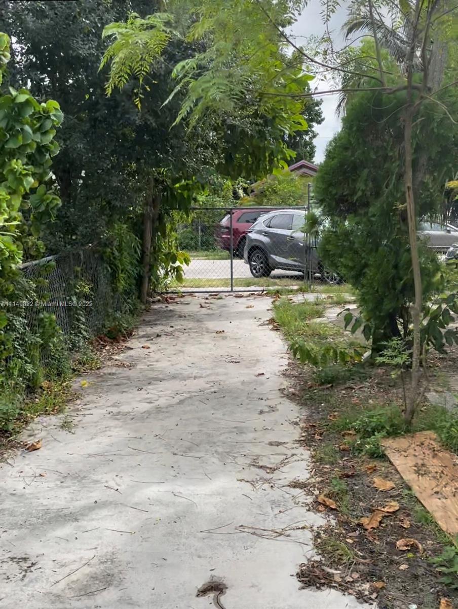 1855 NW 112th St, Miami FL 33167 photo 3