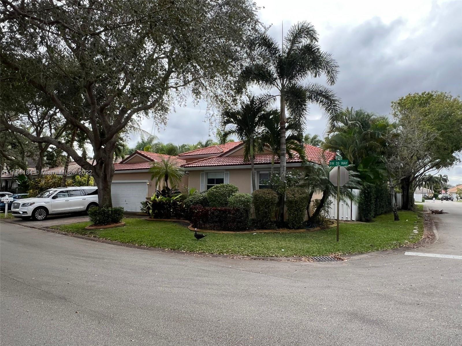 5283 SW 33rd Way, Hollywood FL 33023 photo 2