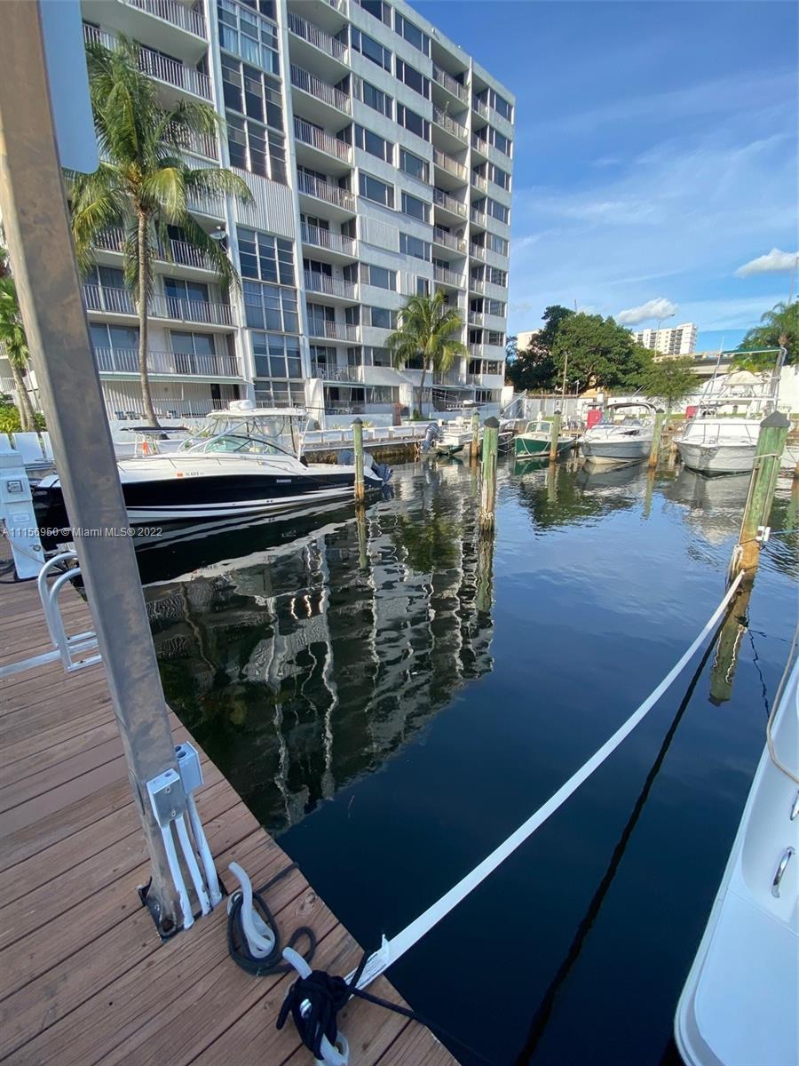 1700 NW North River Dr, Miami FL 33125 photo 3