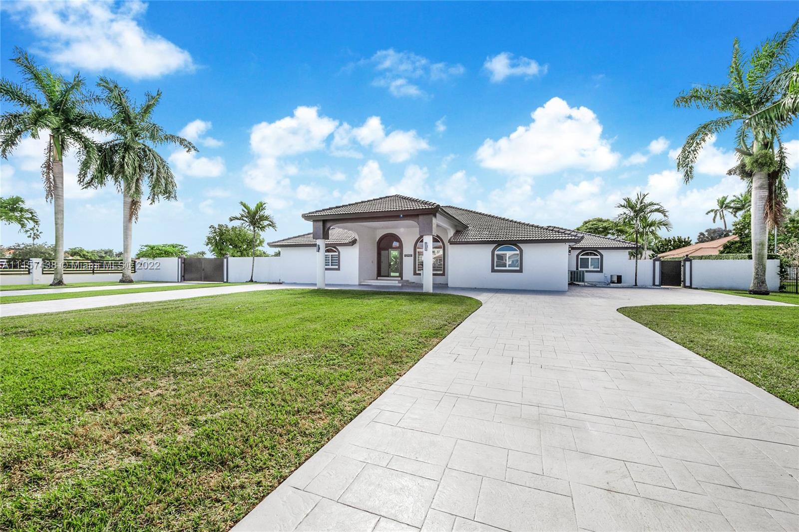 12950 NW 6th St, Miami FL 33182 photo 2