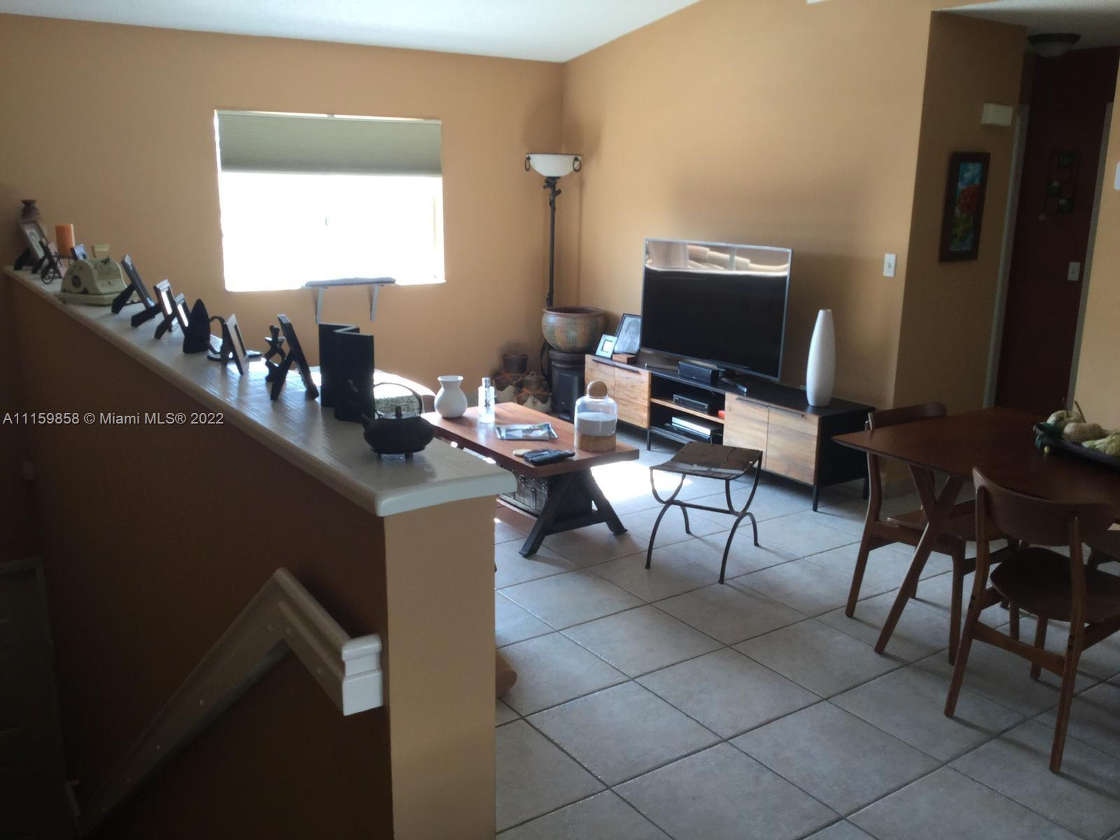 2461 W 76th St # 211, Hialeah FL 33016